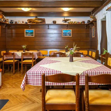 Cerkovnik Πανσιόν