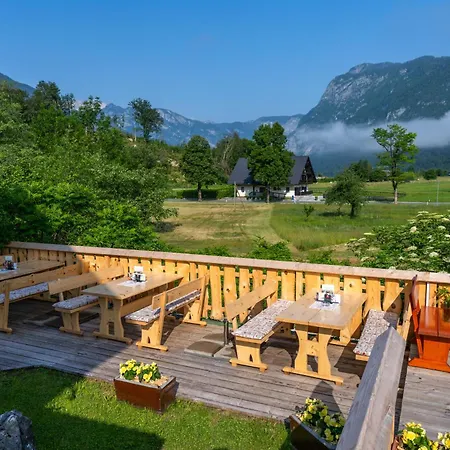 Cerkovnik בית הארחה 3*